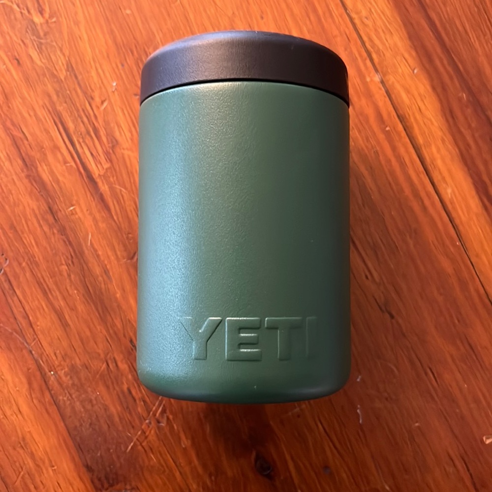 Green yeti colster
